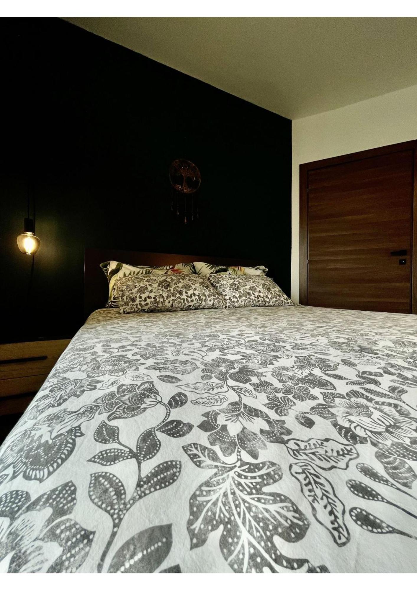 Airport Accommodation Bedroom With Bathroom Self Check In And Self Check Out Air-Condition Included Mqabba ภายนอก รูปภาพ