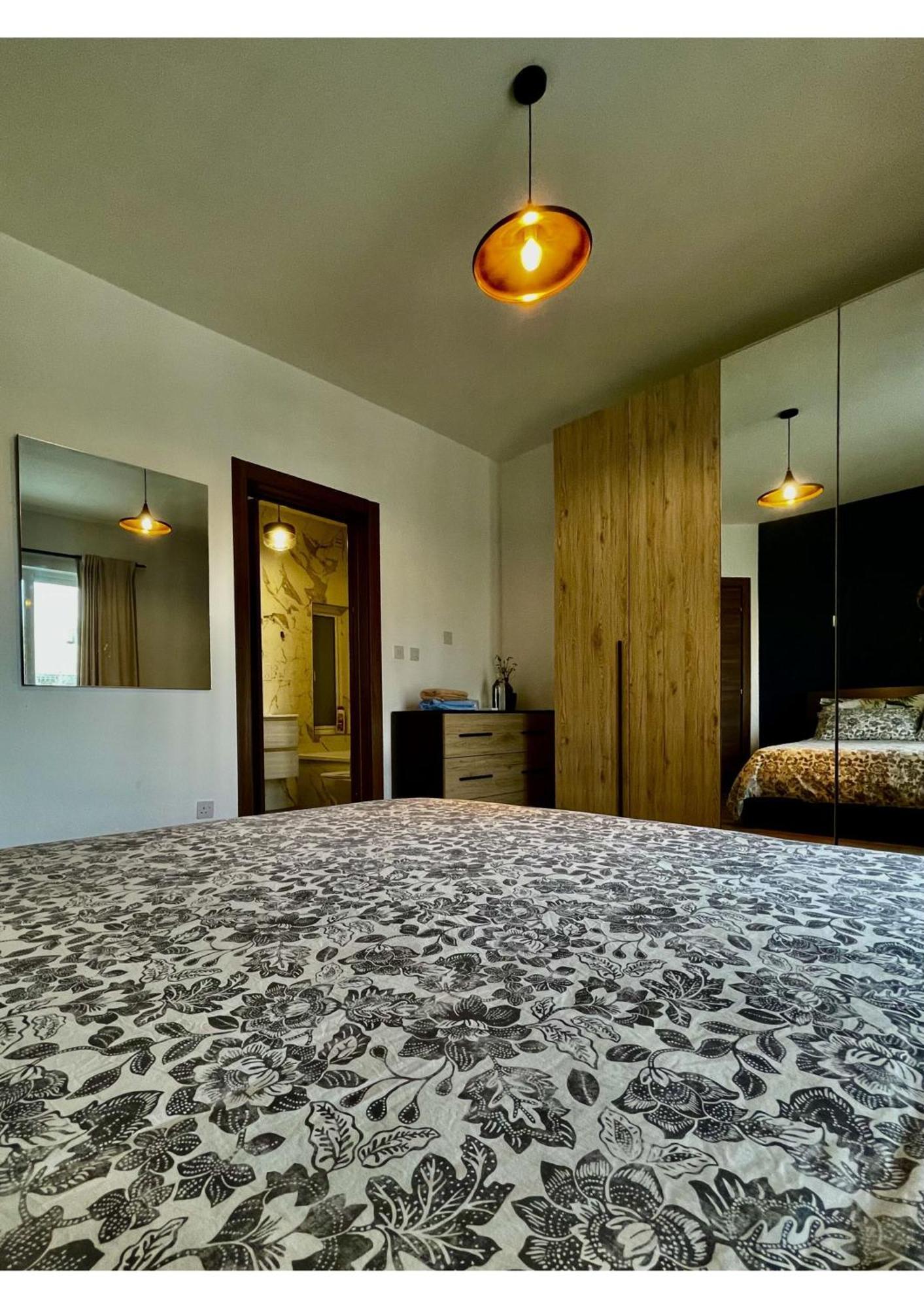 Airport Accommodation Bedroom With Bathroom Self Check In And Self Check Out Air-Condition Included Mqabba ภายนอก รูปภาพ